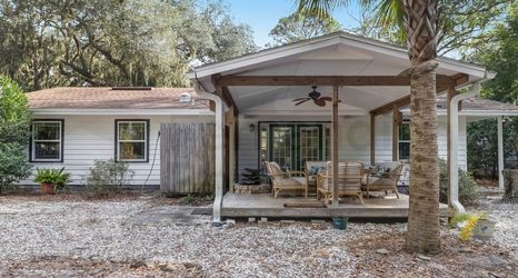 Others 2 Private Yard and Modern Amenities - Charming Coastal Haven