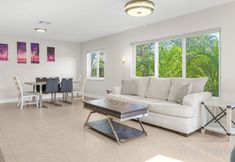 その他 7 Heated Pool and Outdoor Lounge Area - Charming Getaway