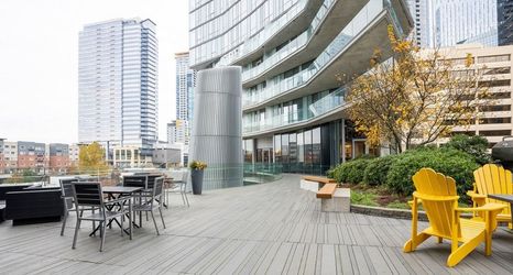 其他 2 Sweeping City Views and Modern Kitchen - Stylish Serenity