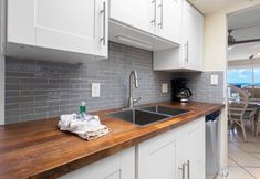 Others 4 Gulfview Balcony and Spacious Living Area - Stunning Beach Haven