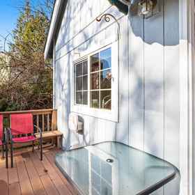 Hotel Interior/Public Areas1Two-story getaway with a washer/dryer, central AC, & WiFi - dogs welcome,梅厄斯角州立公园飯店