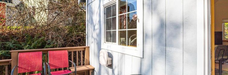 기타 Two-story getaway with a washer/dryer, central AC, & WiFi - dogs welcome