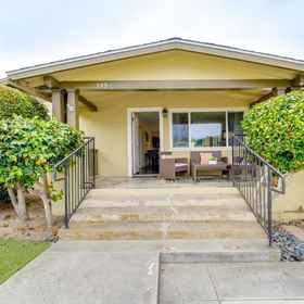 Hotel Exterior 1 Private Backyard with Grill and Fire Pit - Stylish Coastal Retreat, San Diego Hotels