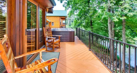 Others 2 River Lodge in Pigeon Forge! Two Hot Tubs, Arcade