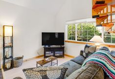 その他 3 Two-story getaway with a washer/dryer, central AC, & WiFi - dogs welcome