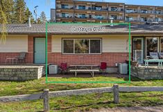 其他 3 Pet Friendly Studio on the Banks of the Deschutes River with Pool and Hot Tub Access!