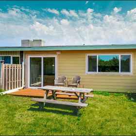 Hotel Exterior 1 Cozy Kitchen and Beach Access - Charming Surf Escape, 448 Olympic View Ave NE 酒店