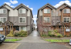 Lainnya 2 Private Backyard and Game Room Oasis - Stunning Craftsman Retreat