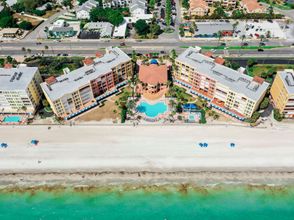 อื่นๆ 4 Luxury Beachfront Escape with Spacious Living - Exquisite Retreat