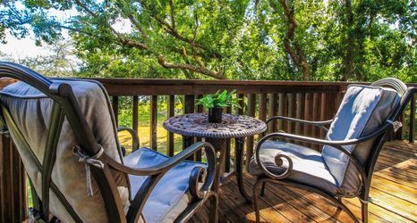 อื่นๆ 2 Picturesque Lake View and Charming Cottage Vibe - Cozy Family Retreat