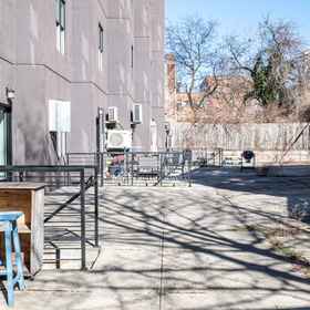 Hotel Interior/Public Areas1Stylish Retreat - Desk, Fridge, Backyard, Air conditioning,82nd Street–Jackson Heights飯店