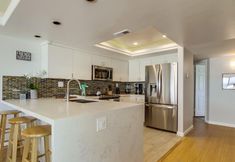 Others 5 Ocean Views and Cozy Balcony - Stunning Coastal Retreat