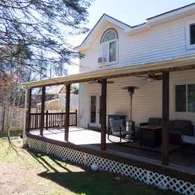 Hotel Exterior1Outdoor Pool and Mountain Breezes - Stylish Catskills Escape,卡茨基尔名胜世界飯店