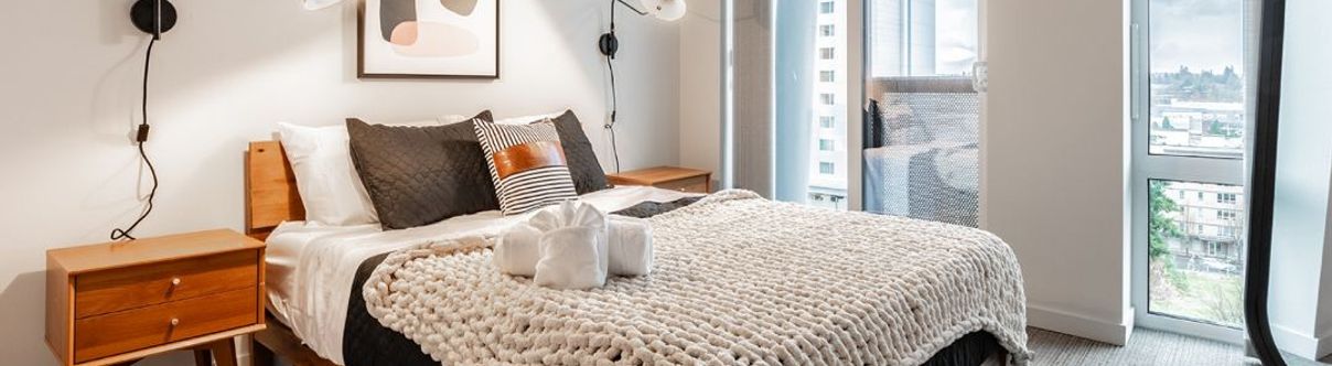 Others 2BR | Rooftop, Gym, Lounge | Bellevue | Sophari C