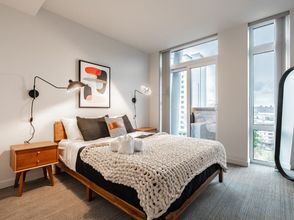 Others 2BR | Rooftop, Gym, Lounge | Bellevue | Sophari C