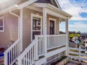 Others 4 Stunning Ocean Views and Hot Tub - Luxurious Coastal Retreat