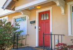 Lainnya 2 Charming Bungalow with Fenced Backyard - Delightful Escape