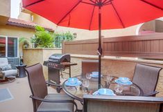 Others 4 Stylish Townhome with Outdoor Dining and Gas BBQ - Charming Beach Retreat