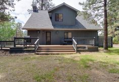 Others 4 Spacious Yard and Community Pool Access - Charming Inviting