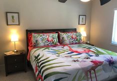 อื่นๆ 5 Secluded Beach Haven with Private Pool & Nightlife Access