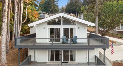 Lain-lain 2 Stunning Lake Views and Outdoor Adventure - Charming Retreat