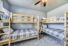 その他 5 Two-Story Townhouse w/Free WiFi, Fireplace, A/C, Patio, & Shared Hot Tub, Pools