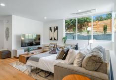 Lainnya 7 High-End Kitchen and Air Conditioning - Stylish Retreat