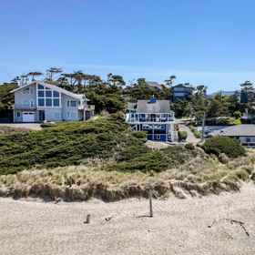 Hotel Exterior 1 Oceanfront Splendor and Direct Beach Access - Stunning Coastal Retreat, Roads End State Recreation Site 酒店