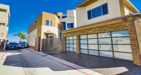 Others 2 Outdoor Dining, BBQ, and Steps to Beach - Stunning Coastal Escape