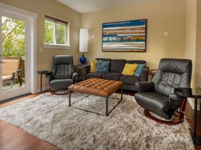 Others 4 Spacious Townhome with Game Room and Balcony - Inviting Family Retreat