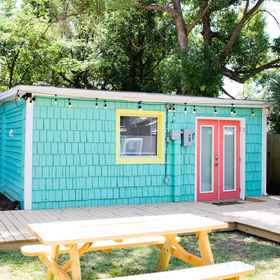 Hotel Exterior 1 Modern Amenities and Relaxing Ambiance - Charming Getaway, Trea 酒店