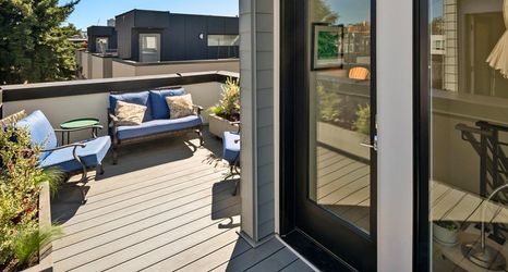 Others 2 Rooftop Patio and Vibrant Neighborhood Access - Stylish Urban Oasis