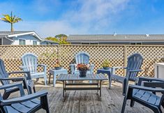 อื่นๆ 4 Charming Coastal Retreat with Private Patio - Stylish Family Haven