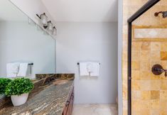 其他 4 Private Ocean-View Balcony and Pool Access - Enchanting Coastal Retreat