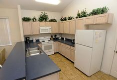 Others 4 Private Pool and Games Room for Entertainment - Stunning Family Retreat