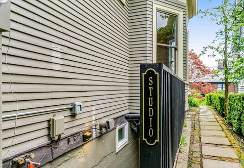 Others Modern Queen Anne studio - full kitchen - one block to Kerry Park, near downtown