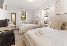 Others 5 Charming Dual Studio Setup with Convenient Amenities - Spacious Retreat