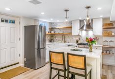 Others 3 Modern Queen Anne studio - full kitchen - one block to Kerry Park, near downtown