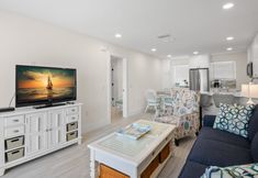 기타 6 Patio and Heated Swimming Pool - Charming Coastal Retreat