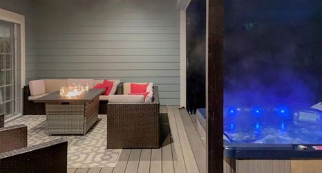 其他 2 Newly built home with hot tub, fire table, game room & gym with Peloton bike