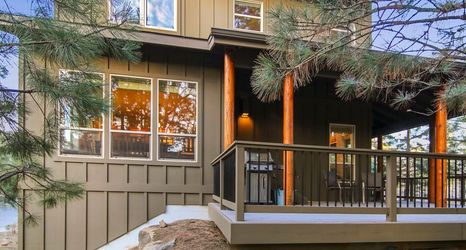 Others 2 Expansive Deck and Community Hot Tub and Pool - Elegant and Bright