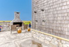 Others 4 Private Path to the Beach and Hot Tub - Luxurious Coastal Escape