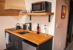 Others 6 Scenic River Views and Cozy Fire Pit - Stunning Scandinavian Retreat