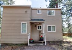 Others 2 Sparkling Pool and Cozy Deck - Charming Rustic Retreat