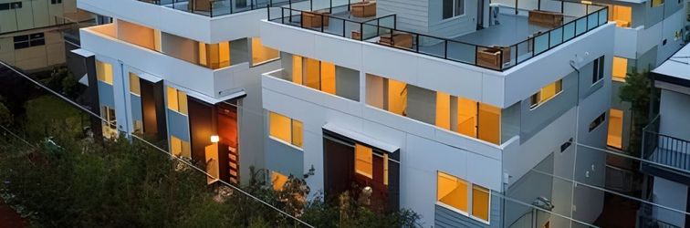 Others Rooftop Views and Prime Location - Elegant Urban Oasis