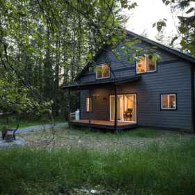 Hotel Exterior1Fire Pit, Wifi, Games, Tranquil Pond - Charming Rustic Retreat,刘易斯县飯店