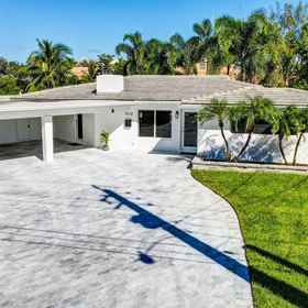 Hotel Exterior 1 Lakefront Family Fun Home with Private Dock 3BR 2B, Museum of Discovery and Science Hotels