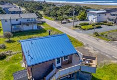 Others 3 Ocean Views and Cozy Deck - Inviting Coastal Haven