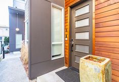 Others 6 Rooftop Views and Prime Location - Elegant Urban Oasis