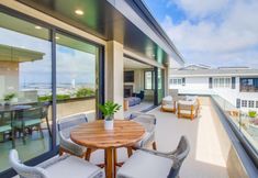 其他 6 Breathtaking Ocean and City Views with Outdoor Spa - Stunning Coastal Retreat